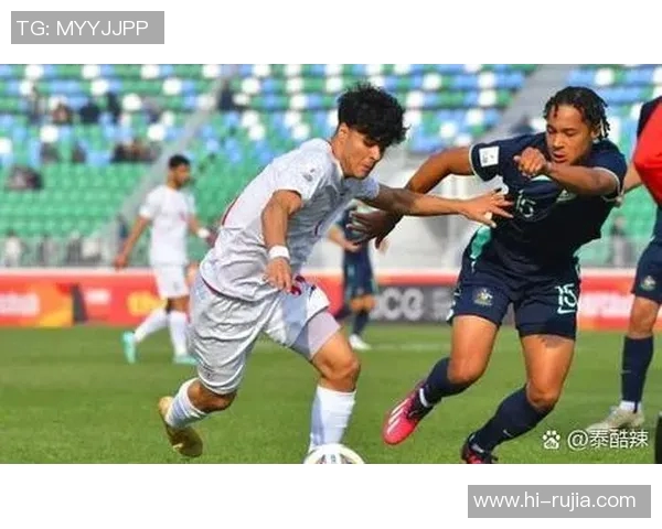 黑人足球明星在赛场上大放异彩成功戴帽子引发热议与赞誉